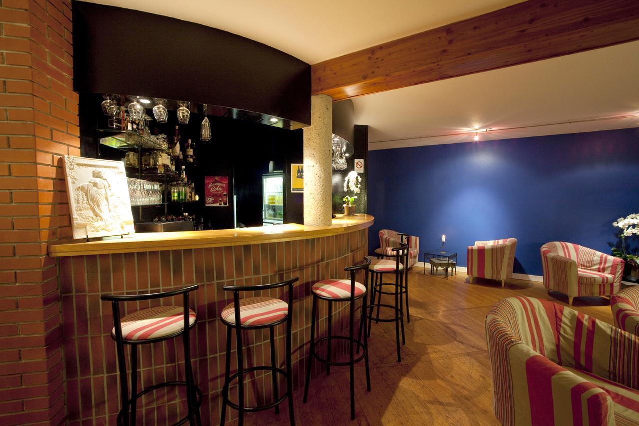 Logis Hotel Restaurant La Tour Dunières Εξωτερικό φωτογραφία