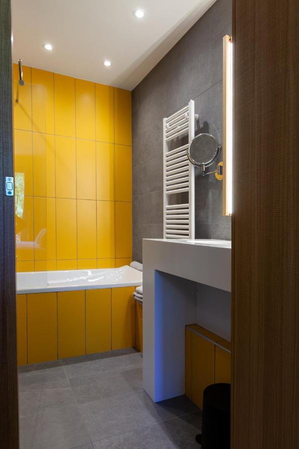 Logis Hotel Restaurant La Tour Dunières Εξωτερικό φωτογραφία